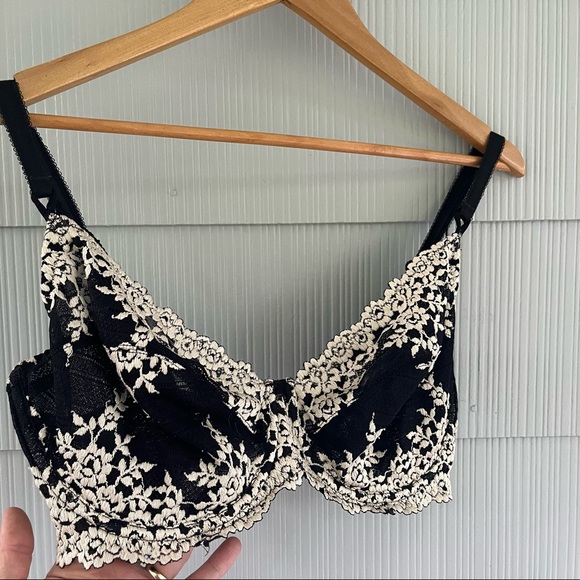 Wacoal Embrace Lace Underwire Bra Black White Floral size 38DD - Picture 2 of 4